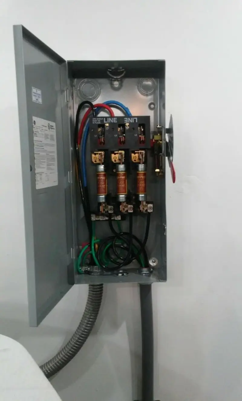 Three-phase disconnect switch installed for Smoke Detector Installation in Los Banos